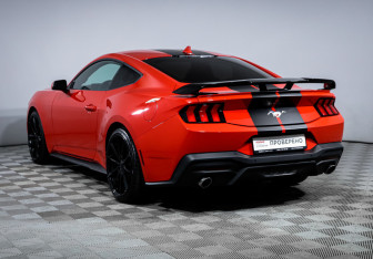 Подержанный автомобиль Ford Mustang Coupe 2024 года (7 фото)