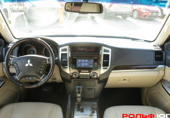 Подержанный автомобиль Mitsubishi Pajero 2019 года (3 фото)