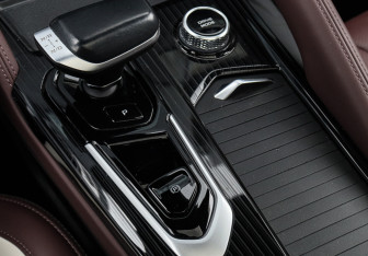 Подержанный автомобиль Geely Monjaro 2023 года (23 фото)