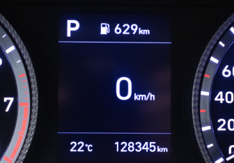 Подержанный автомобиль Hyundai Sonata 2021 года (12 фото)