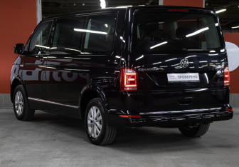 Подержанный автомобиль Volkswagen Caravelle 2017 года (7 фото)