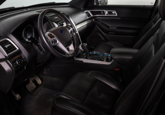 Подержанный автомобиль Ford Explorer 2014 года (11 фото)