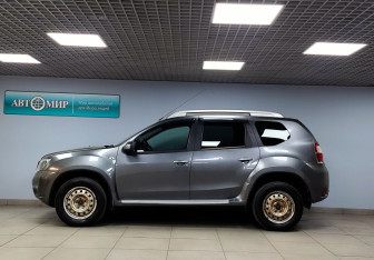 Подержанный автомобиль Nissan Terrano 2015 года (8 фото)