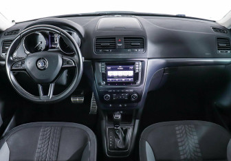 Подержанный автомобиль Skoda Yeti 2016 года (10 фото)