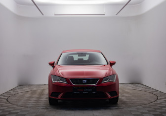 Подержанный автомобиль SEAT Leon Hatchback 2013 года (2 фото)