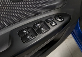 Подержанный автомобиль Kia Rio Hatchback 2010 года (12 фото)