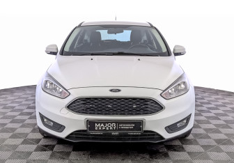 Подержанный автомобиль Ford Focus Hatchback 2017 года (2 фото)