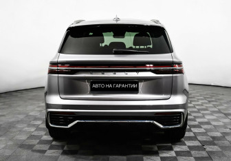 Подержанный автомобиль Geely Monjaro 2024 года (6 фото)