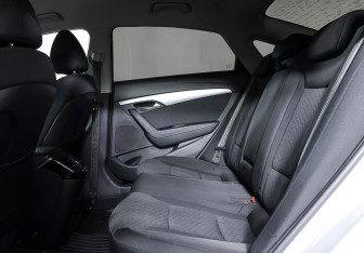 Подержанный автомобиль Hyundai i40 Sedan 2016 года (12 фото)