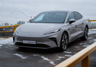 Подержанный автомобиль Rising Auto F7 2023 года (1 фото)