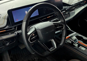 Подержанный автомобиль Omoda S5 GT 2024 года (12 фото)