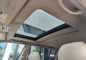 Подержанный автомобиль Toyota Highlander 2002 года (13 фото)