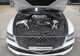 Подержанный автомобиль Genesis G80 2021 года (9 фото)