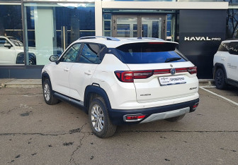 Подержанный автомобиль Changan CS35PLUS 2019 года (7 фото)