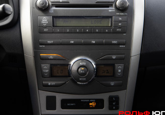Подержанный автомобиль Toyota Corolla Sedan 2008 года (13 фото)