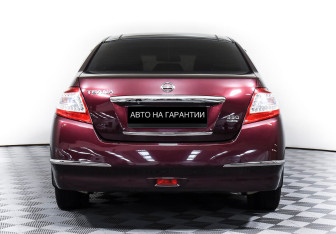 Подержанный автомобиль Nissan Teana 2013 года (6 фото)