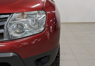 Подержанный автомобиль Renault Duster 2014 года (15 фото)