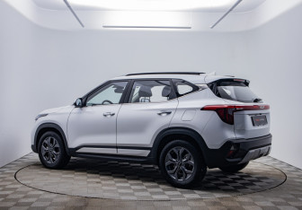 Подержанный автомобиль Kia Seltos 2024 года (7 фото)
