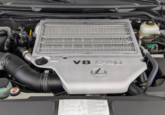 Подержанный автомобиль Lexus LX 2021 года (9 фото)