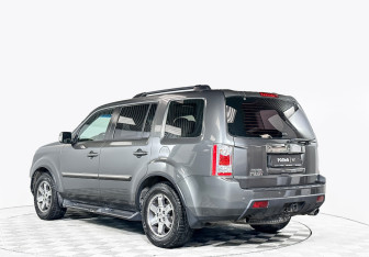 Подержанный автомобиль Honda Pilot 2008 года (7 фото)