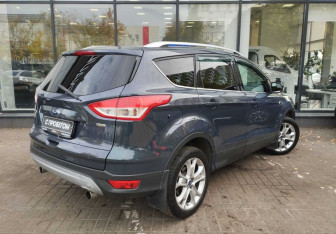 Подержанный автомобиль Ford Kuga 2014 года (8 фото)