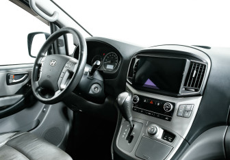 Подержанный автомобиль Hyundai Grand Starex 2016 года (6 фото)