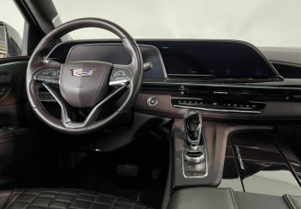 Подержанный автомобиль Cadillac Escalade Suv 2022 года (13 фото)