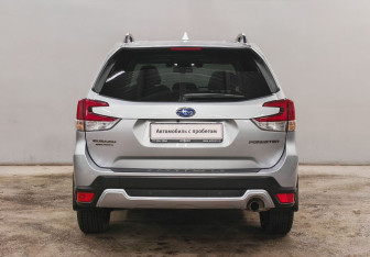 Подержанный автомобиль Subaru Forester Suv 2021 года (6 фото)
