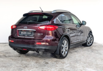 Подержанный автомобиль Infiniti QX50 2014 года (5 фото)