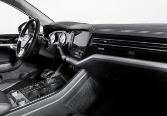 Подержанный автомобиль Volkswagen Touareg 2019 года (9 фото)