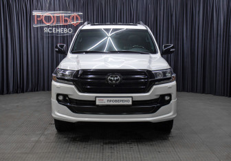Подержанный автомобиль Toyota Land Cruiser Suv 2018 года (2 фото)