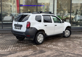 Подержанный автомобиль Renault Duster 2018 года (8 фото)