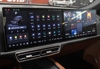 Подержанный автомобиль LiXiang L9 2023 года (18 фото)