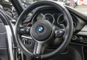 Подержанный автомобиль BMW X5 2017 года (17 фото)