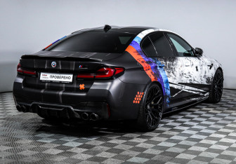 Подержанный автомобиль BMW M5 Sedan 2022 года (5 фото)