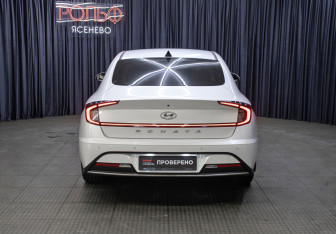 Подержанный автомобиль Hyundai Sonata 2021 года (6 фото)