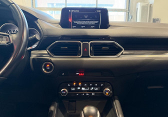 Подержанный автомобиль Mazda CX-5 2019 года (15 фото)