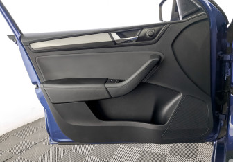 Подержанный автомобиль Skoda Rapid Liftback 2019 года (19 фото)
