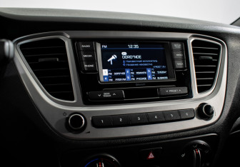 Подержанный автомобиль Hyundai Solaris Sedan 2020 года (13 фото)