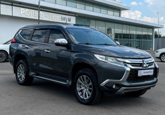Подержанный автомобиль Mitsubishi Pajero Sport 2019 года (3 фото)