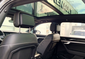 Подержанный автомобиль Volkswagen Touareg 2019 года (18 фото)