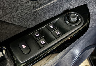 Подержанный автомобиль Renault Kaptur 2017 года (21 фото)