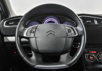 Подержанный автомобиль Citroen C4 Sedan 2016 года (6 фото)