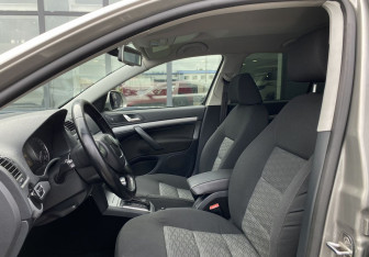 Подержанный автомобиль Skoda Octavia Liftback 2013 года (17 фото)