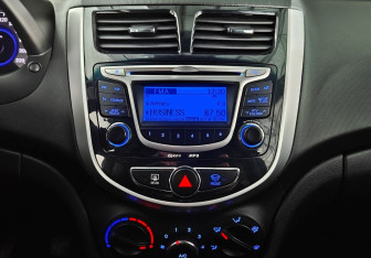 Подержанный автомобиль Hyundai Solaris Sedan 2013 года (13 фото)