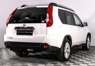 Подержанный автомобиль Nissan X-Trail 2013 года (3 фото)