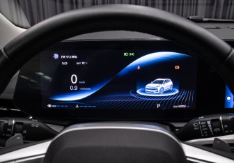 Подержанный автомобиль JAC JS6 2023 года (13 фото)