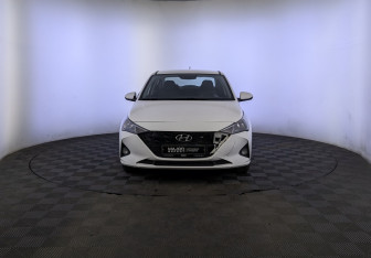 Подержанный автомобиль Hyundai Solaris Sedan 2021 года (2 фото)