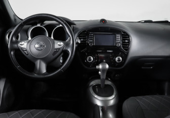 Подержанный автомобиль Nissan Juke 2014 года (12 фото)
