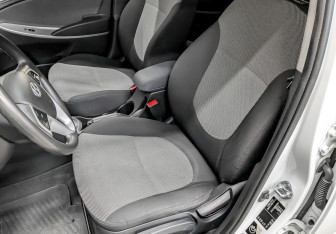 Подержанный автомобиль Hyundai Solaris Sedan 2013 года (20 фото)